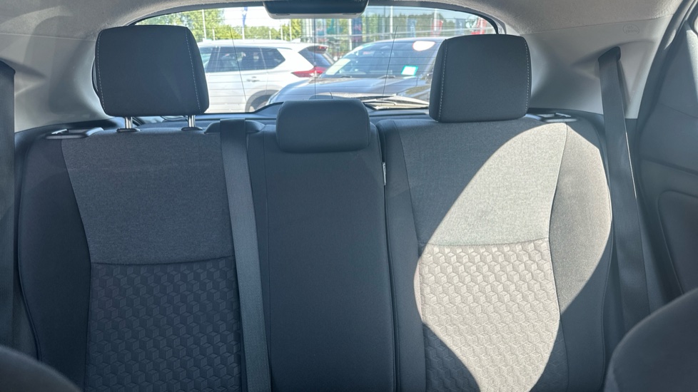 Toyota Yaris 1.5 Hybrid Icon 5dr CVT Hybrid Hatchback - Image 15