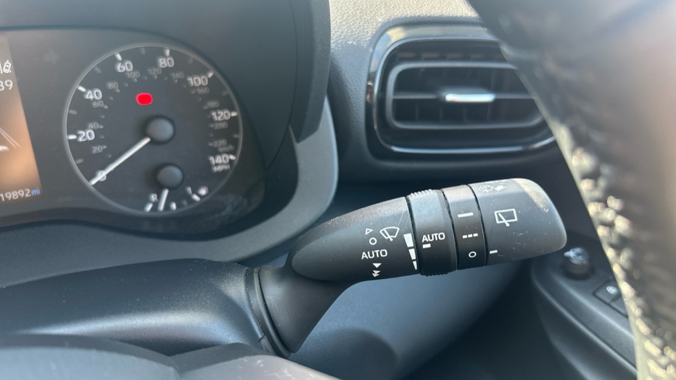 Toyota Yaris 1.5 Hybrid Icon 5dr CVT Hybrid Hatchback - Image 23