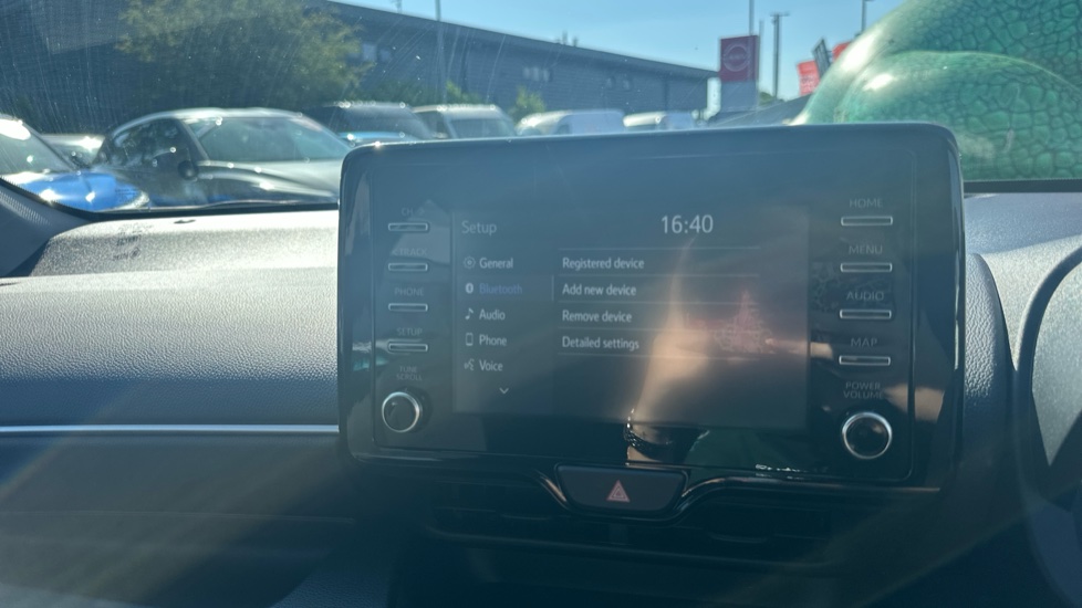 Toyota Yaris 1.5 Hybrid Icon 5dr CVT Hybrid Hatchback - Image 27
