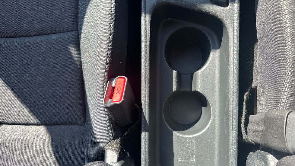 Toyota Yaris 1.5 Hybrid Icon 5dr CVT Hybrid Hatchback - Image 32