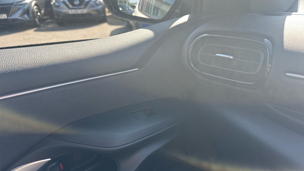Toyota Yaris 1.5 Hybrid Icon 5dr CVT Hybrid Hatchback - Image 34