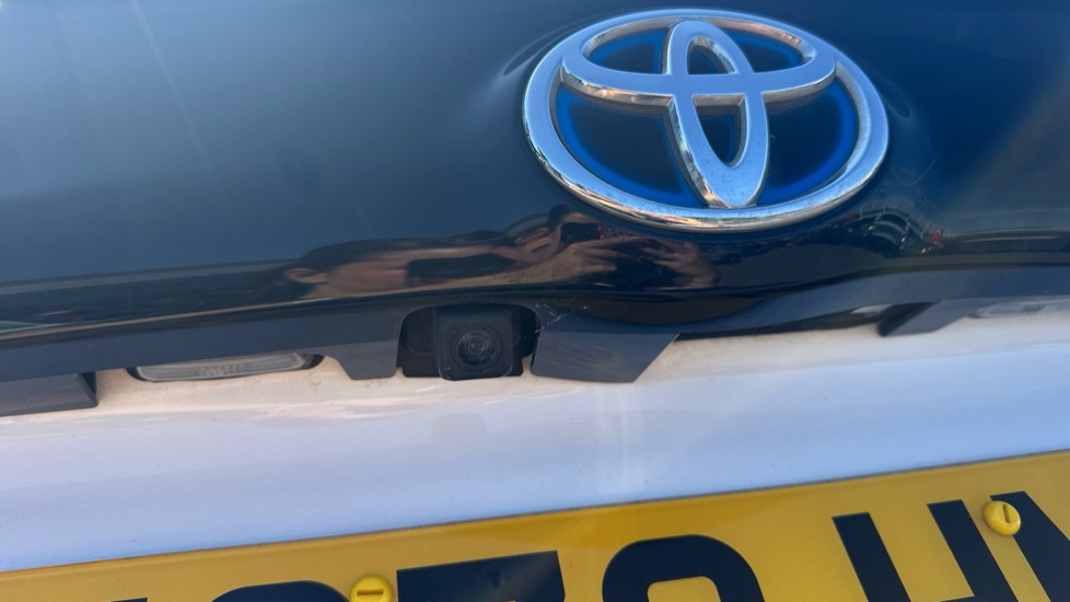 Toyota Yaris 1.5 Hybrid Icon 5dr CVT Hybrid Hatchback - Image 46