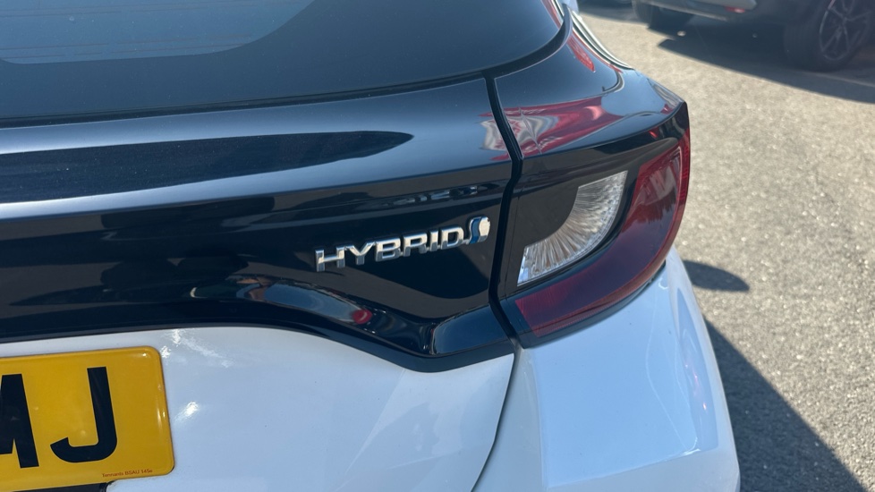 Toyota Yaris 1.5 Hybrid Icon 5dr CVT Hybrid Hatchback - Image 47