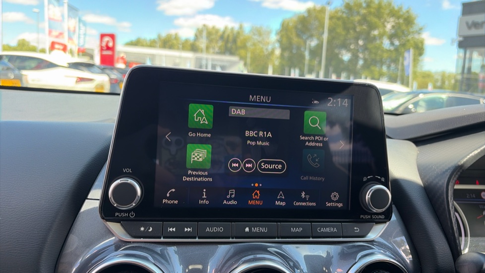 Nissan Juke 1.6 Hybrid N-Connecta 5dr Auto Hybrid Hatchback - Image 12