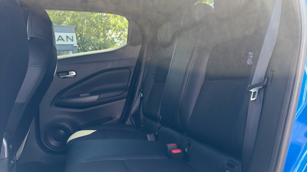 Nissan Juke 1.6 Hybrid N-Connecta 5dr Auto Hybrid Hatchback - Image 16