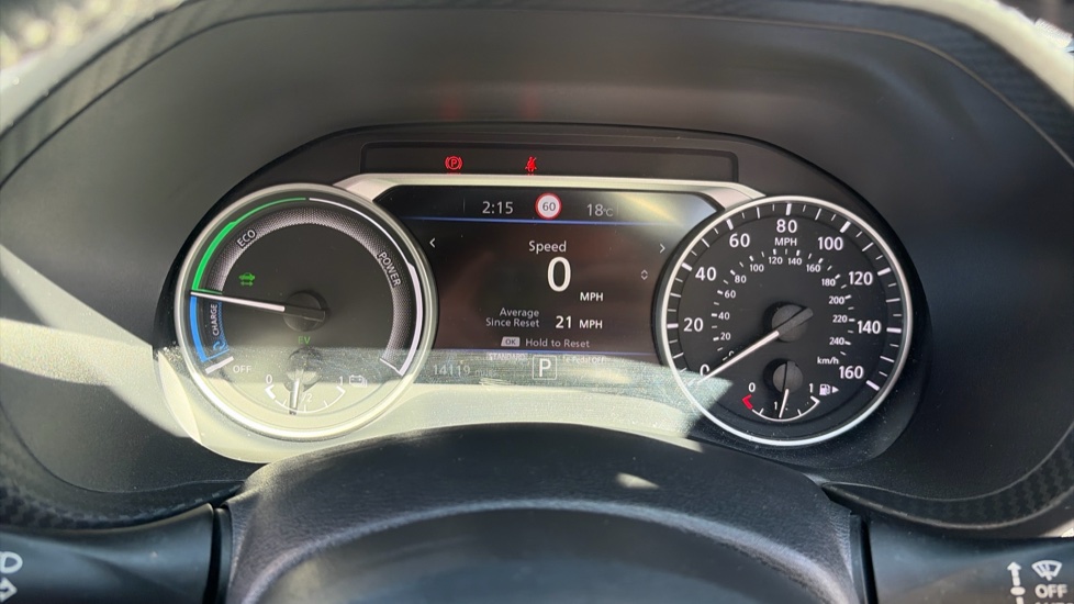 Nissan Juke 1.6 Hybrid N-Connecta 5dr Auto Hybrid Hatchback - Image 18