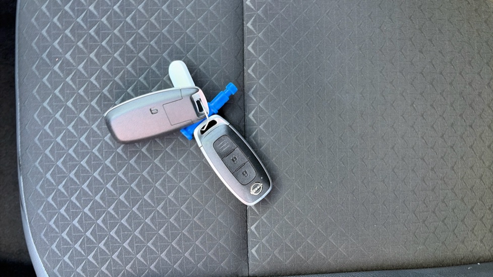 Nissan Juke 1.6 Hybrid N-Connecta 5dr Auto Hybrid Hatchback - Image 20