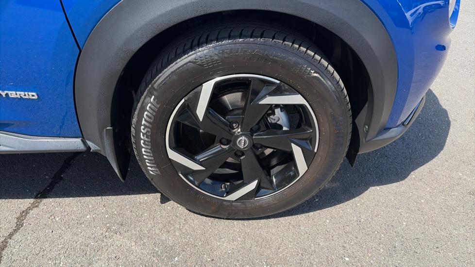 Nissan Juke 1.6 Hybrid N-Connecta 5dr Auto Hybrid Hatchback - Image 21
