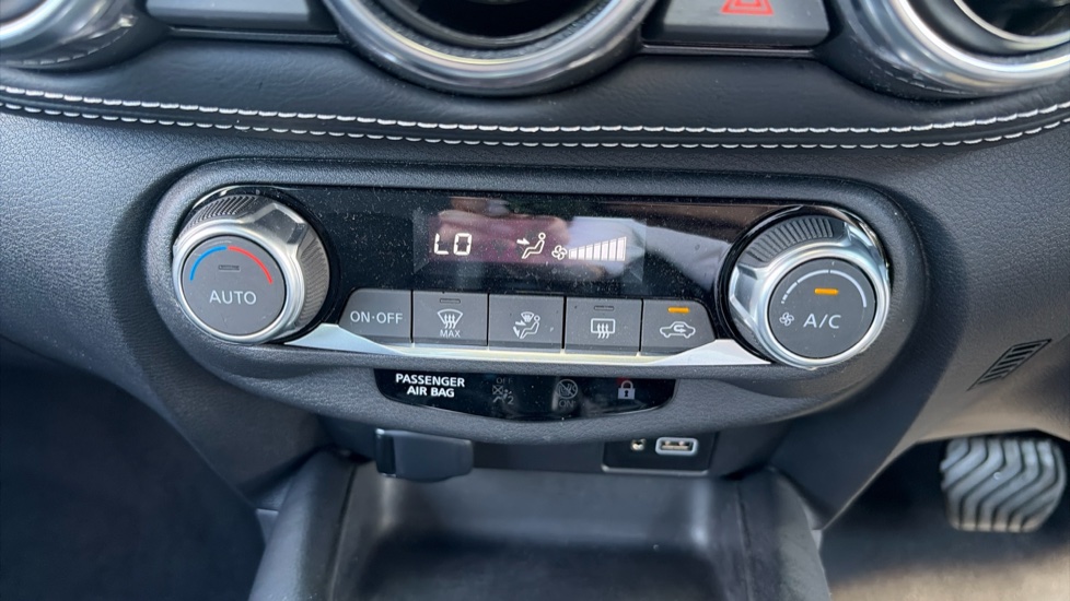 Nissan Juke 1.6 Hybrid N-Connecta 5dr Auto Hybrid Hatchback - Image 30