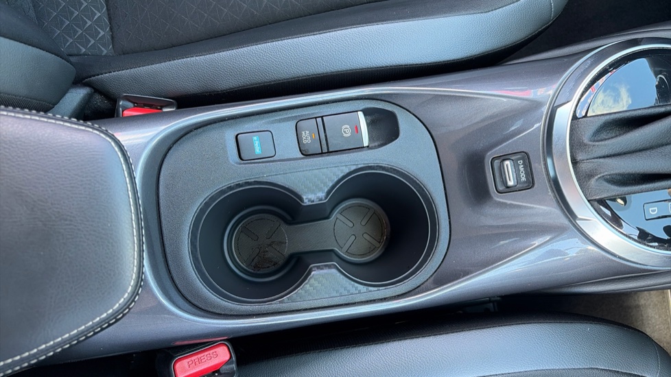 Nissan Juke 1.6 Hybrid N-Connecta 5dr Auto Hybrid Hatchback - Image 33