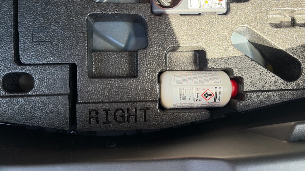 Nissan Juke 1.6 Hybrid N-Connecta 5dr Auto Hybrid Hatchback - Image 43