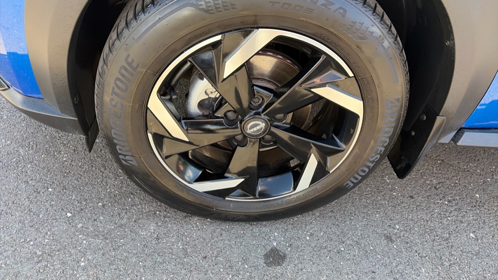 Nissan Juke 1.6 Hybrid N-Connecta 5dr Auto Hybrid Hatchback - Image 46