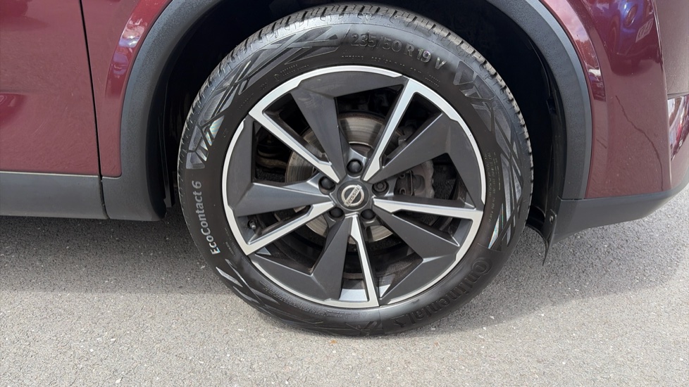Nissan Qashqai 1.3 DiG-T MH Tekna 5dr Petrol Hatchback - Image 22