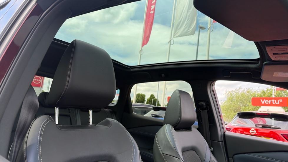 Nissan Qashqai 1.3 DiG-T MH Tekna 5dr Petrol Hatchback - Image 25