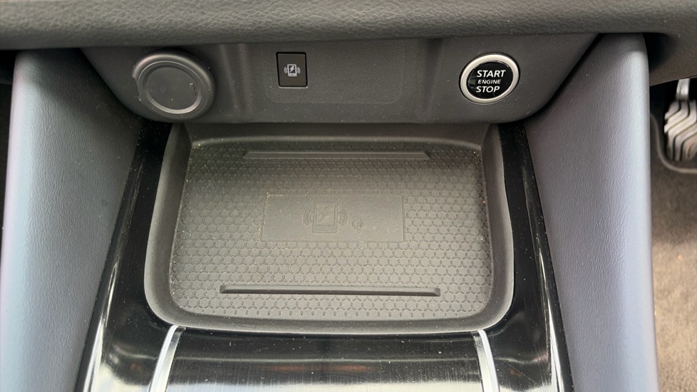 Nissan Qashqai 1.3 DiG-T MH Tekna 5dr Petrol Hatchback - Image 39