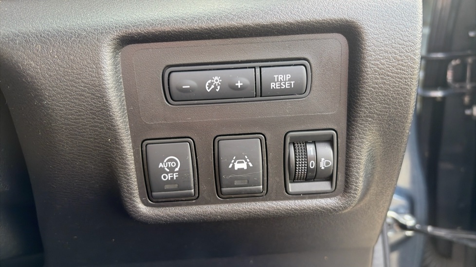 Nissan Micra 1.0 IG-T 92 Tekna 5dr Petrol Hatchback - Image 25