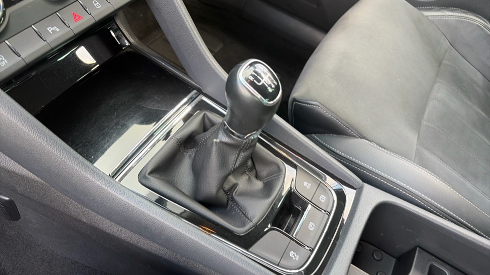 Skoda Karoq 1.5 TSI SE L 5dr Petrol Estate - Image 13