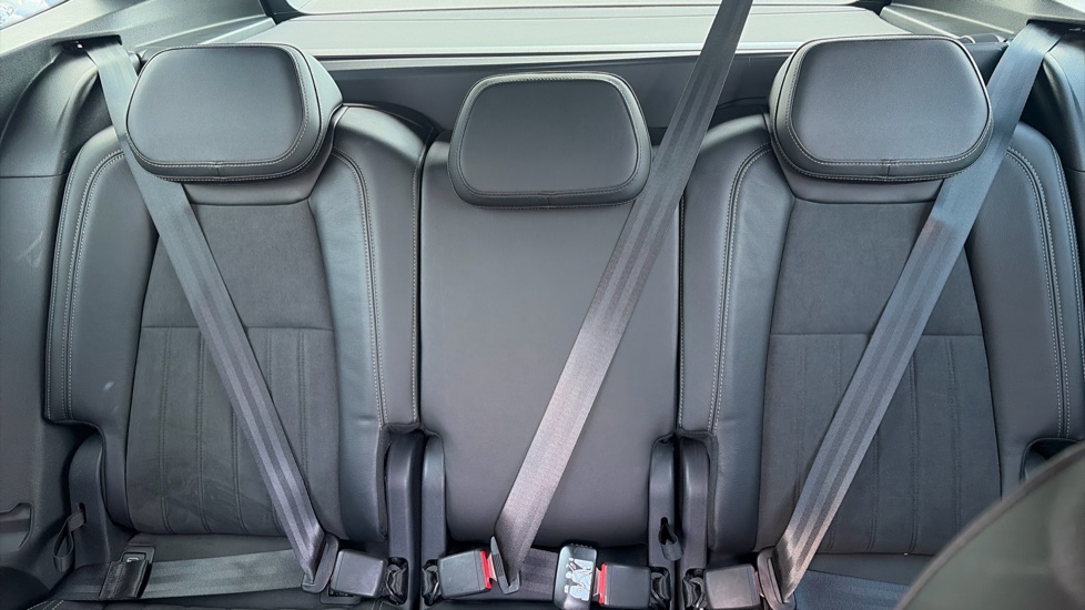 Skoda Karoq 1.5 TSI SE L 5dr Petrol Estate - Image 15