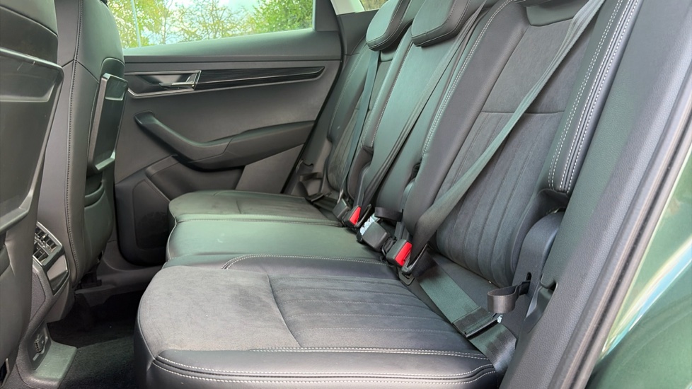 Skoda Karoq 1.5 TSI SE L 5dr Petrol Estate - Image 16