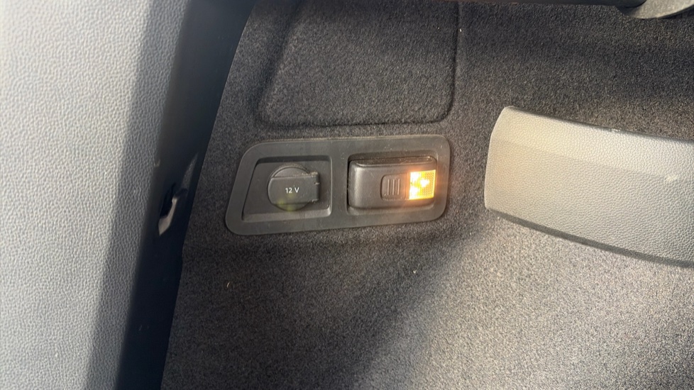 Skoda Karoq 1.5 TSI SE L 5dr Petrol Estate - Image 26