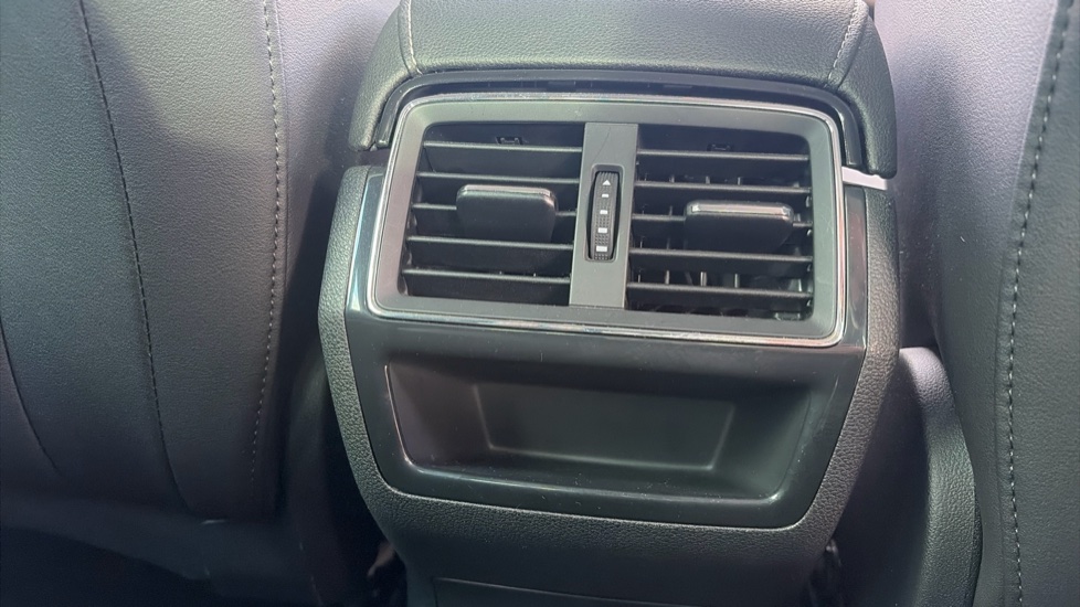 Skoda Karoq 1.5 TSI SE L 5dr Petrol Estate - Image 35