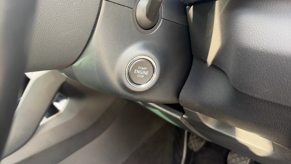 Skoda Karoq 1.5 TSI SE L 5dr Petrol Estate - Image 37