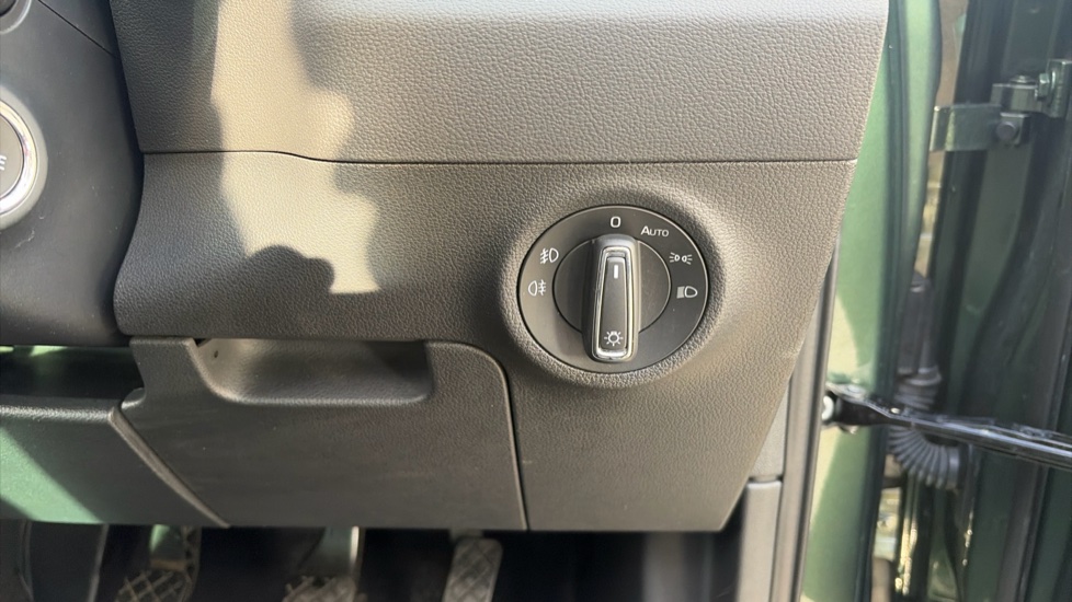 Skoda Karoq 1.5 TSI SE L 5dr Petrol Estate - Image 38