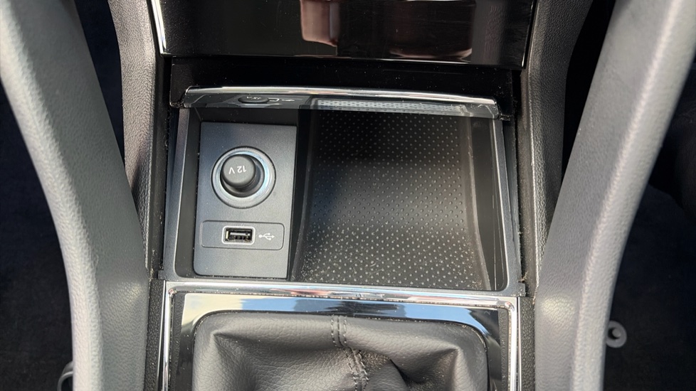 Skoda Karoq 1.5 TSI SE L 5dr Petrol Estate - Image 50