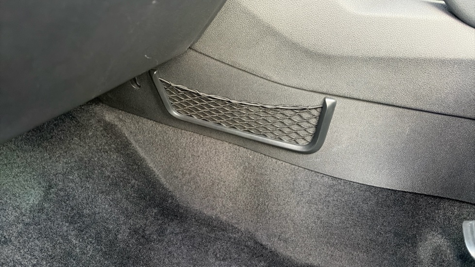 Skoda Karoq 1.5 TSI SE L 5dr Petrol Estate - Image 58