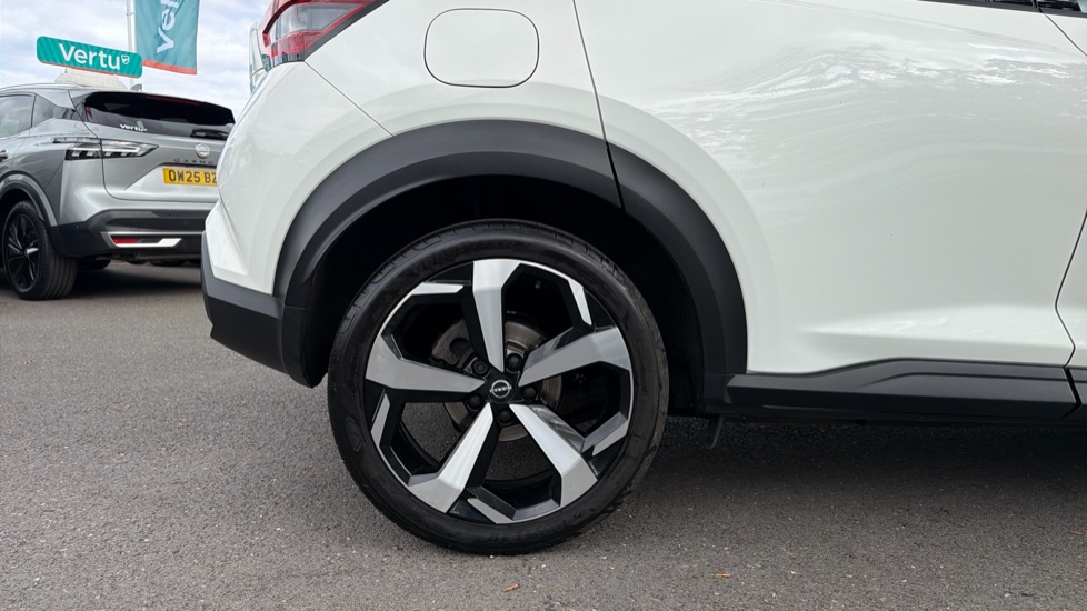 Nissan Juke 1.0 DiG-T 114 Tekna 5dr Petrol Hatchback - Image 7