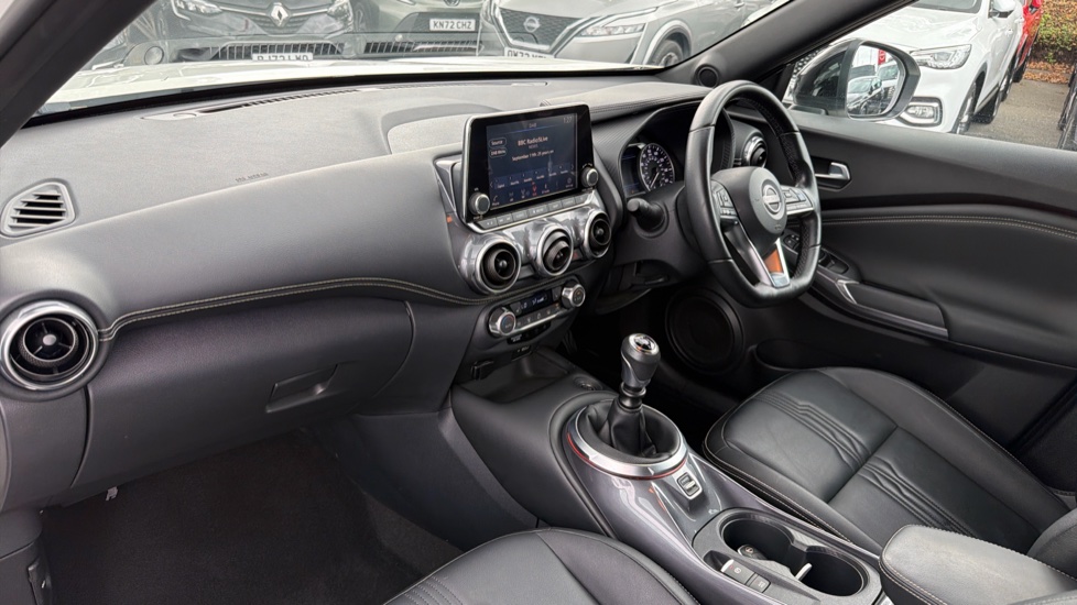 Nissan Juke 1.0 DiG-T 114 Tekna 5dr Petrol Hatchback - Image 9