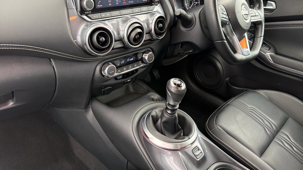 Nissan Juke 1.0 DiG-T 114 Tekna 5dr Petrol Hatchback - Image 13