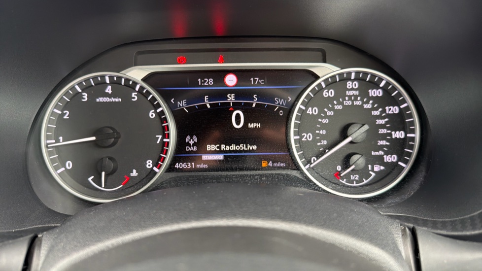 Nissan Juke 1.0 DiG-T 114 Tekna 5dr Petrol Hatchback - Image 18