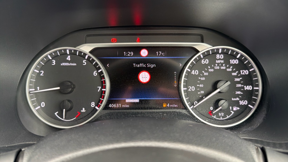 Nissan Juke 1.0 DiG-T 114 Tekna 5dr Petrol Hatchback - Image 25