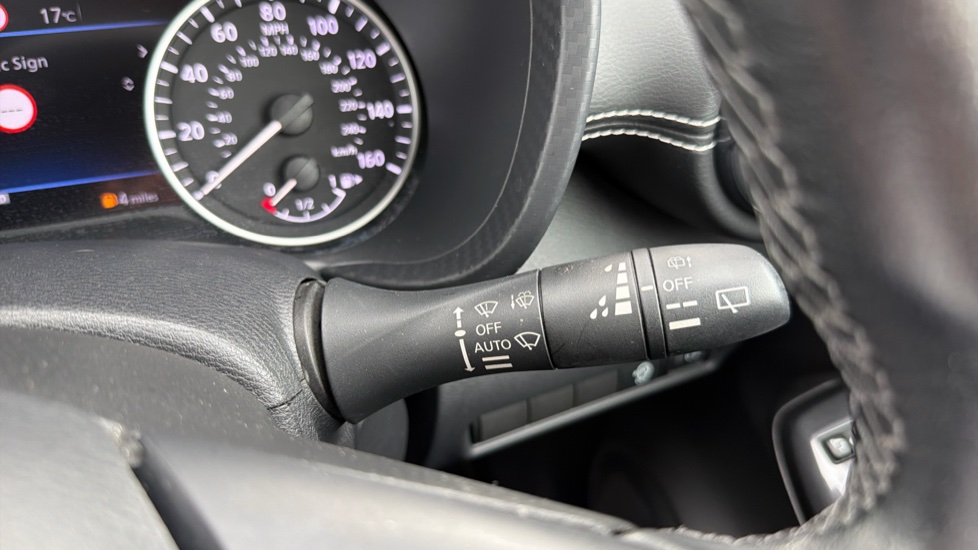 Nissan Juke 1.0 DiG-T 114 Tekna 5dr Petrol Hatchback - Image 27