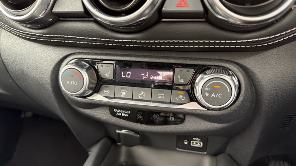 Nissan Juke 1.0 DiG-T 114 Tekna 5dr Petrol Hatchback - Image 33