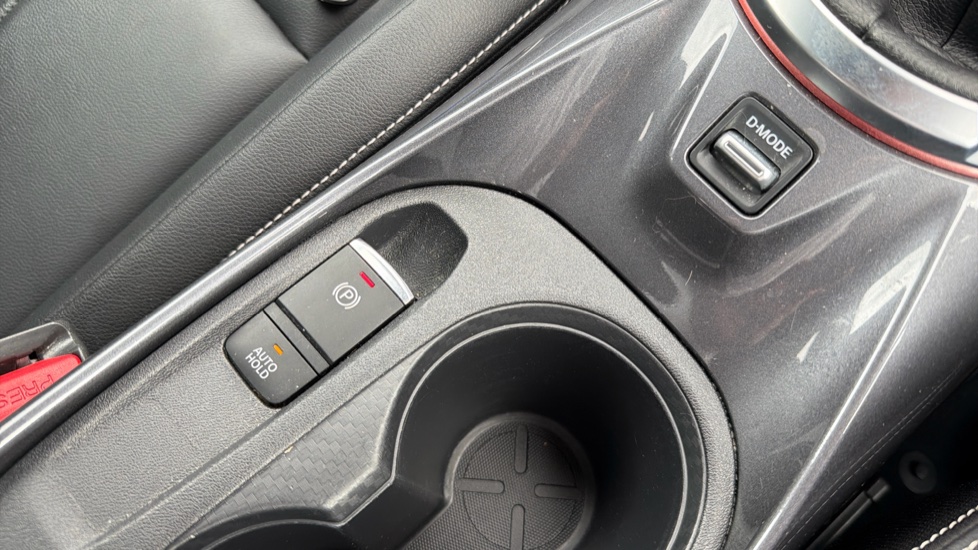 Nissan Juke 1.0 DiG-T 114 Tekna 5dr Petrol Hatchback - Image 36