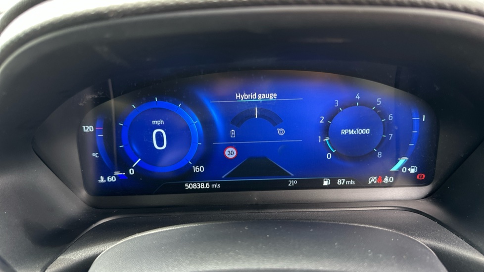 Ford Puma 1.0 EcoBoost Hybrid mHEV ST-Line X 5dr Petrol Hatchback - Image 31