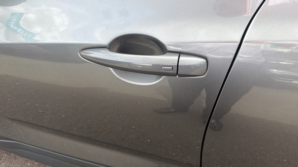 Nissan Juke 1.0 DiG-T 114 N-Connecta 5dr Petrol Hatchback - Image 8