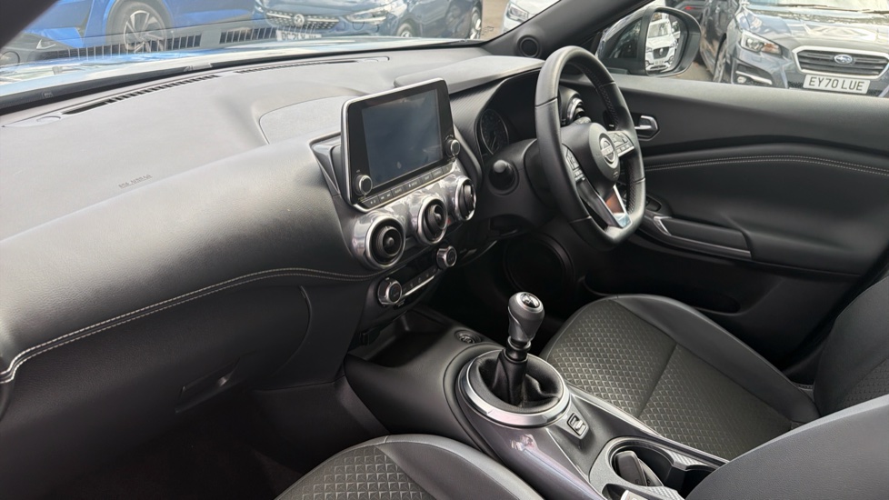 Nissan Juke 1.0 DiG-T 114 N-Connecta 5dr Petrol Hatchback - Image 9