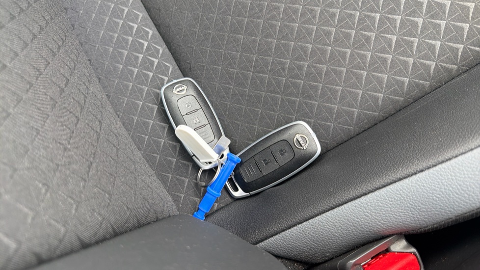 Nissan Juke 1.0 DiG-T 114 N-Connecta 5dr Petrol Hatchback - Image 20