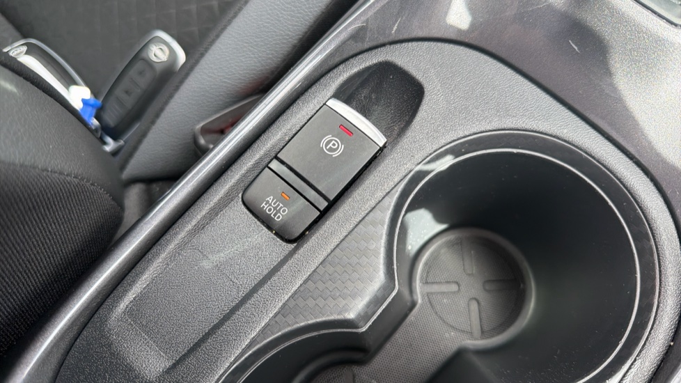 Nissan Juke 1.0 DiG-T 114 N-Connecta 5dr Petrol Hatchback - Image 29