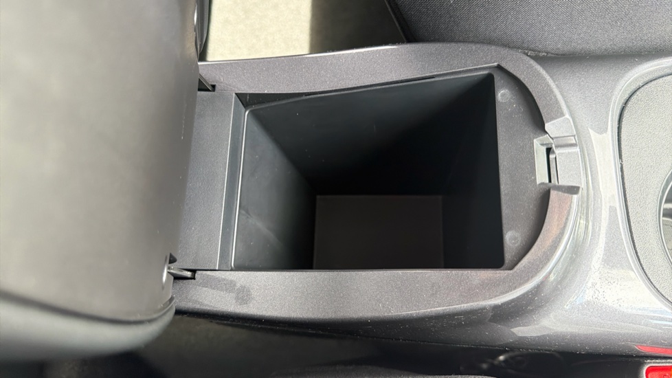 Nissan Juke 1.0 DiG-T 114 N-Connecta 5dr Petrol Hatchback - Image 32