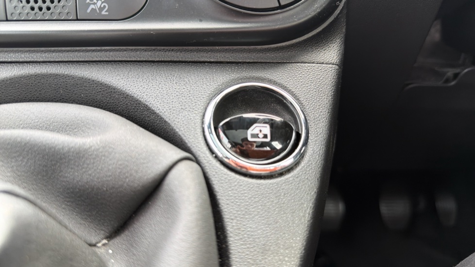 Fiat 500 1.0 Mild Hybrid Dolcevita Plus 3dr Petrol Hatchback - Image 27