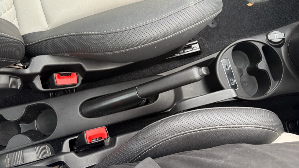 Fiat 500 1.0 Mild Hybrid Dolcevita Plus 3dr Petrol Hatchback - Image 33