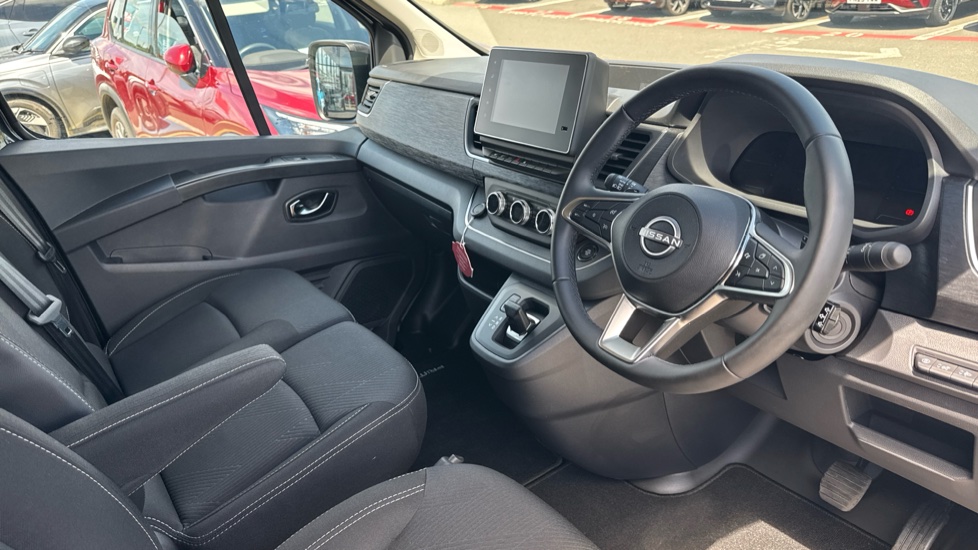 Nissan Primastar 30 L2 Diesel 2.0 dCi 150ps H1 Tekna Crew Van Auto [9 Speed] - Image 9