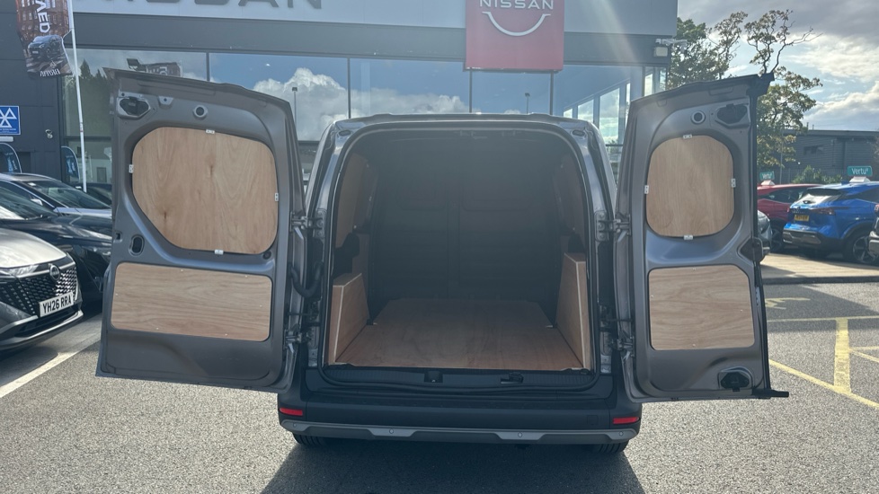 Nissan Townstar L2 Petrol 1.3 Tekna Van [Safety] - Image 4