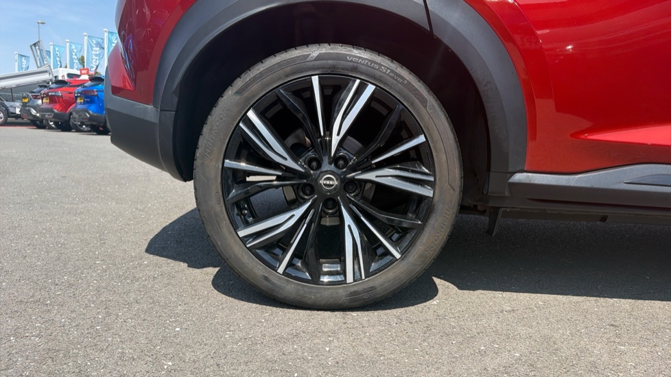 Nissan Juke 1.0 DiG-T 114 Tekna+ 5dr DCT Petrol Hatchback - Image 7