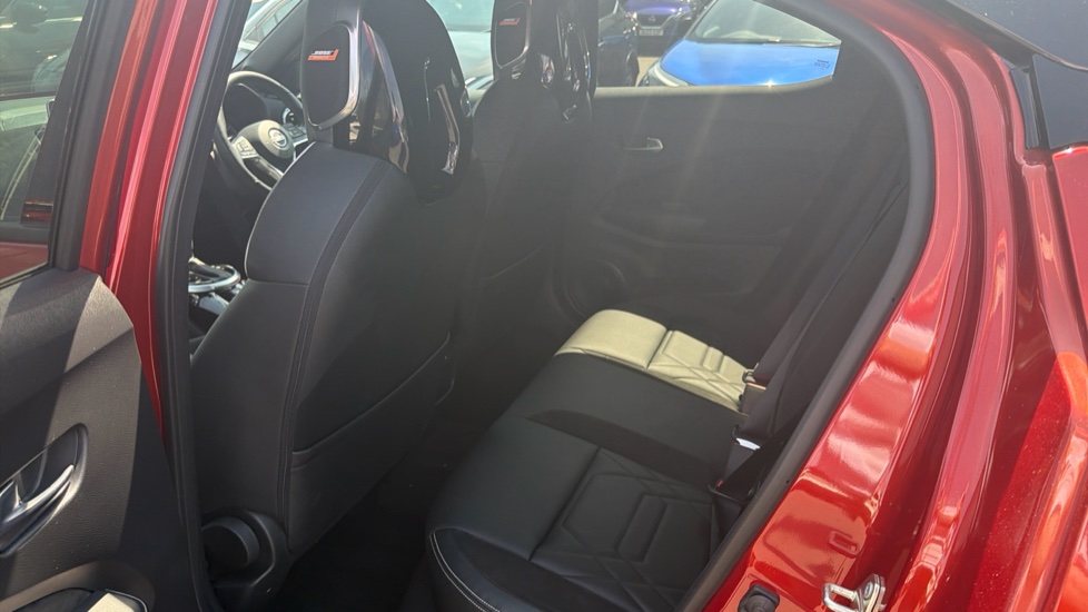 Nissan Juke 1.0 DiG-T 114 Tekna+ 5dr DCT Petrol Hatchback - Image 16