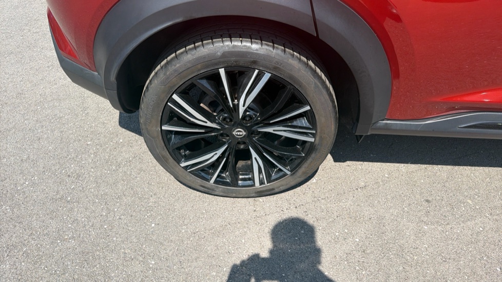 Nissan Juke 1.0 DiG-T 114 Tekna+ 5dr DCT Petrol Hatchback - Image 21
